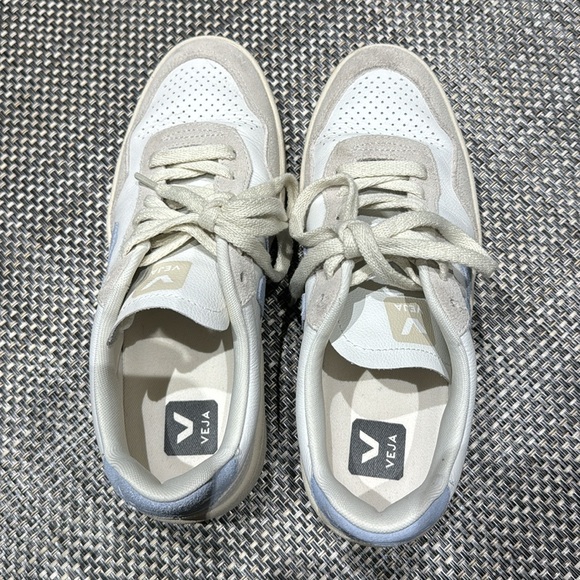 Cream and baby blue veja - worn once - Picture 8 of 8